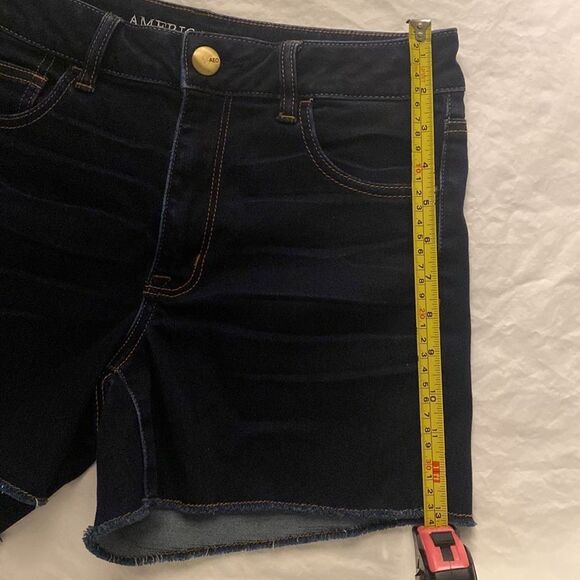 American Eagle Outfitters Womens Dark Rinse Hi Rise Denim Short Size 10 EUC - Picture 6 of 8